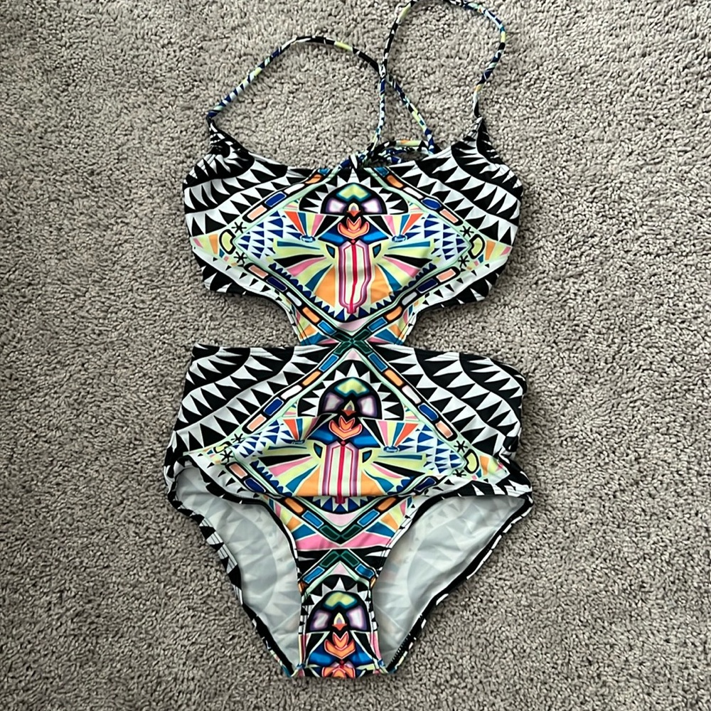NWOT SHEIN Black and White Pattern One Piece Swim - Small
